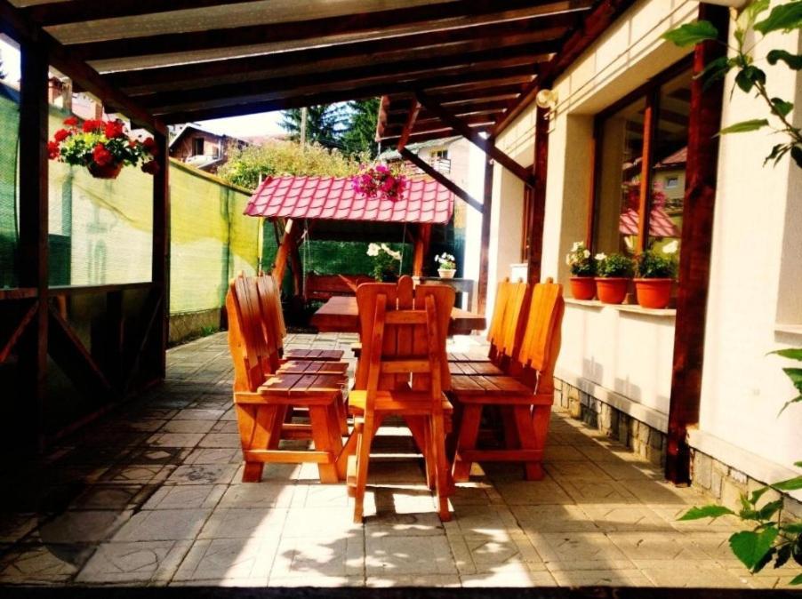 Vila Bianca Buşteni Esterno foto